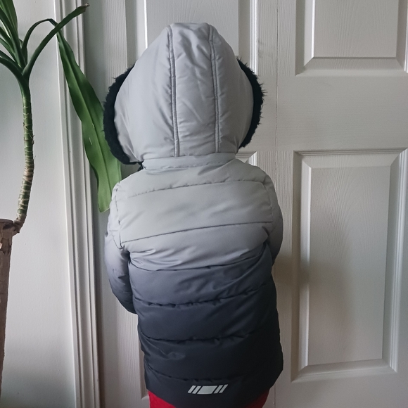 Member's Mark • Toddler Boy's Wind Resistant Faux-Fur Hood Puffer Jacket Coat - Picture 14 of 16